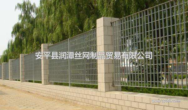 小區(qū)鋼格柵板圍欄